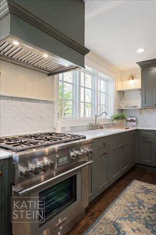833 Gladstone Drive Se, East Grand Rapids, MI 49506