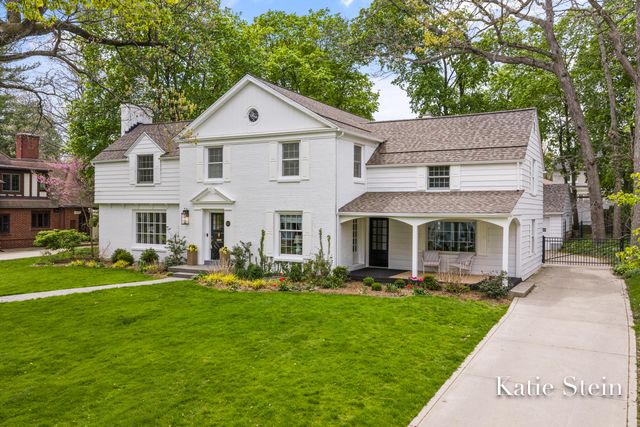 833 Gladstone Drive Se, East Grand Rapids, MI 49506