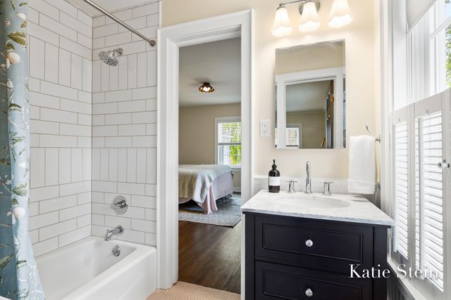 833 Gladstone Drive Se, East Grand Rapids, MI 49506