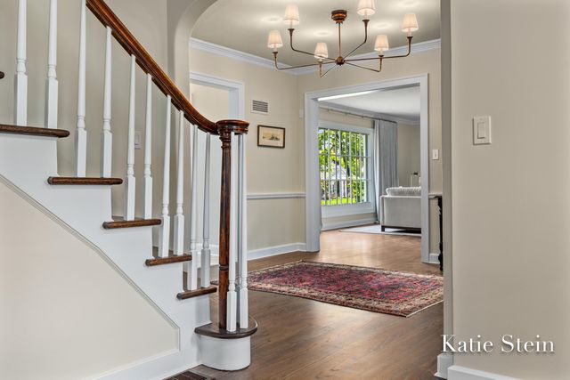 833 Gladstone Drive Se, East Grand Rapids, MI 49506