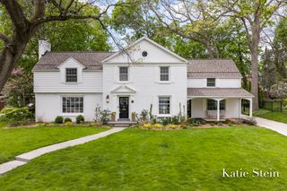 833 Gladstone Drive Se, East Grand Rapids, MI 49506