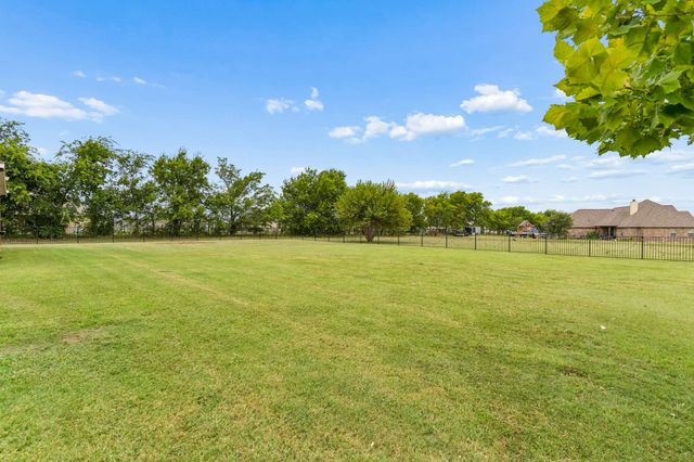 1001 Pike Road, Gunter, TX 75058