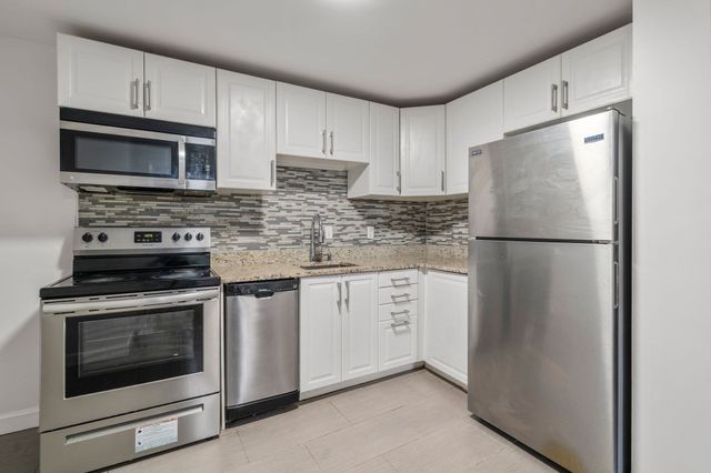 39 Montvale 8, Woburn, MA 01801
