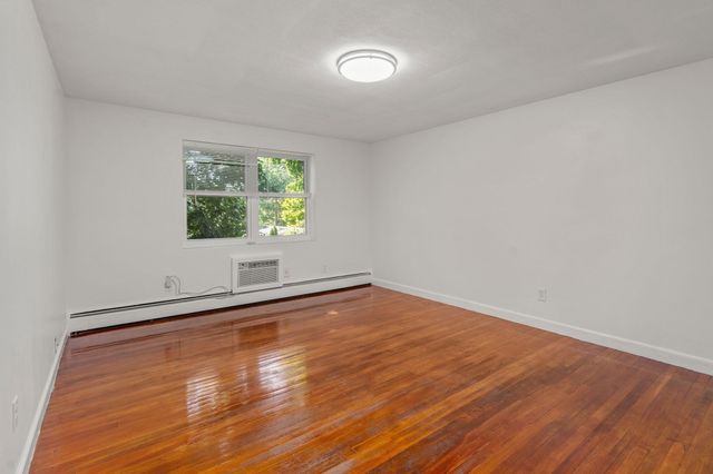 39 Montvale 8, Woburn, MA 01801