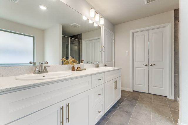 1813 Lakemont Drive, Van Alstyne, TX 75495