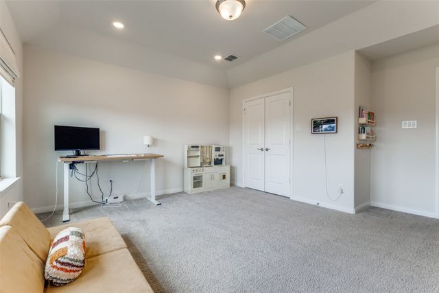 1813 Lakemont Drive, Van Alstyne, TX 75495