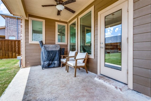1813 Lakemont Drive, Van Alstyne, TX 75495