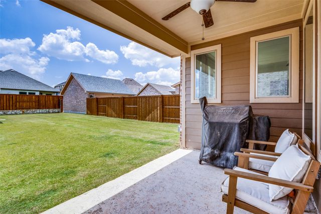 1813 Lakemont Drive, Van Alstyne, TX 75495