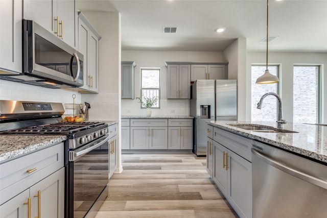 1813 Lakemont Drive, Van Alstyne, TX 75495