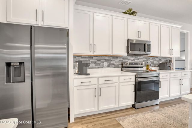 1837 Market Circle NE, Palm Bay, FL 32905