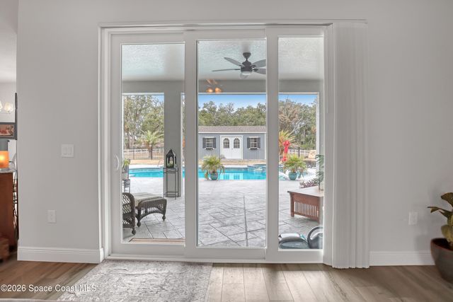 1837 Market Circle NE, Palm Bay, FL 32905