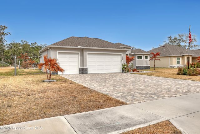 1837 Market Circle NE, Palm Bay, FL 32905
