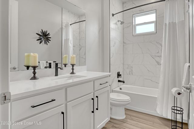 1837 Market Circle NE, Palm Bay, FL 32905