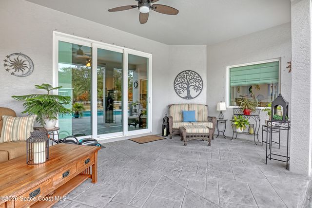 1837 Market Circle NE, Palm Bay, FL 32905