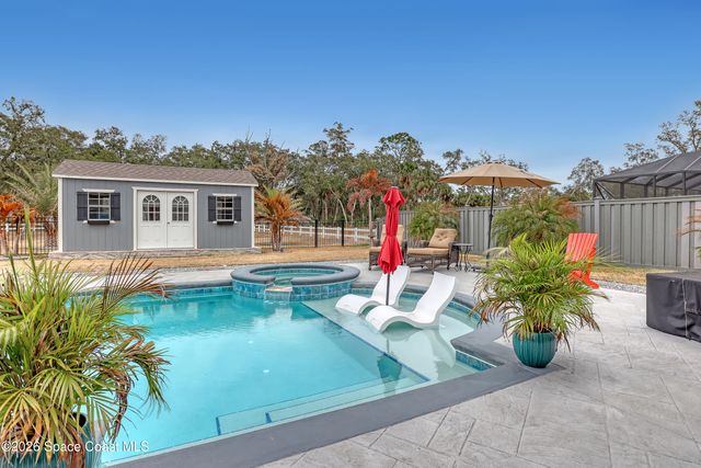 1837 Market Circle NE, Palm Bay, FL 32905