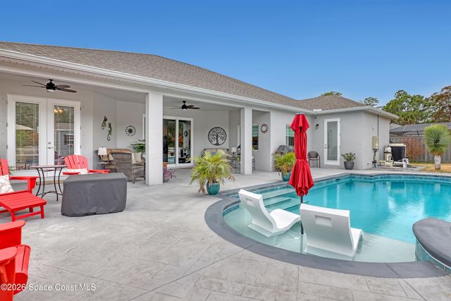 1837 Market Circle NE, Palm Bay, FL 32905