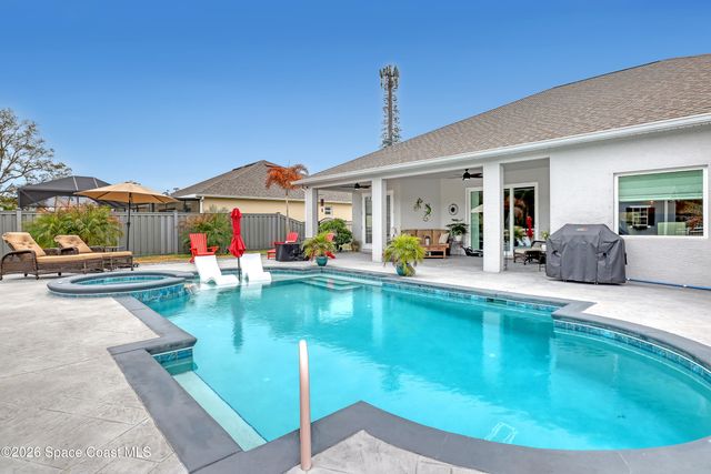 1837 Market Circle NE, Palm Bay, FL 32905