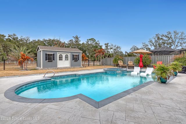 1837 Market Circle NE, Palm Bay, FL 32905