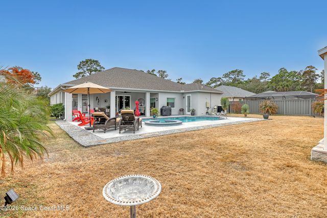 1837 Market Circle NE, Palm Bay, FL 32905