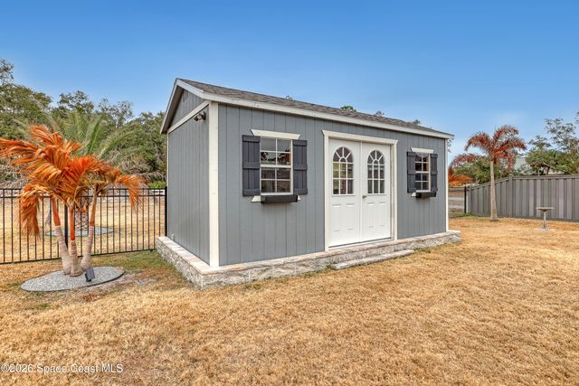 1837 Market Circle NE, Palm Bay, FL 32905