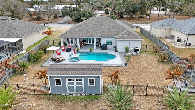 1837 Market Circle NE, Palm Bay, FL 32905