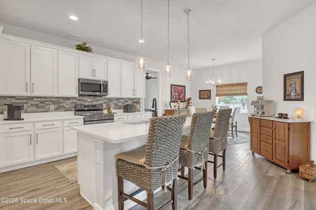 1837 Market Circle NE, Palm Bay, FL 32905