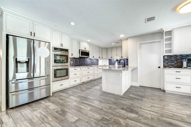 1904 Nursery Road, The Woodlands, TX 77380