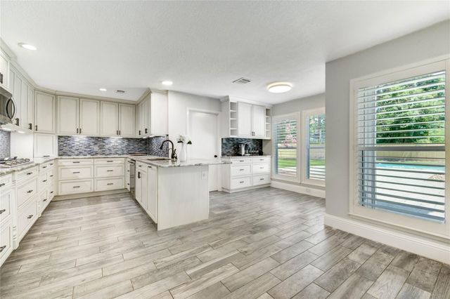 1904 Nursery Road, The Woodlands, TX 77380