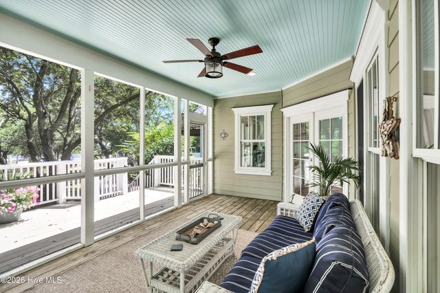 220 Shearwater Drive, Hampstead, NC 28443