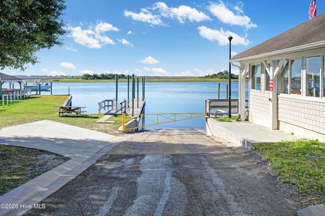 220 Shearwater Drive, Hampstead, NC 28443