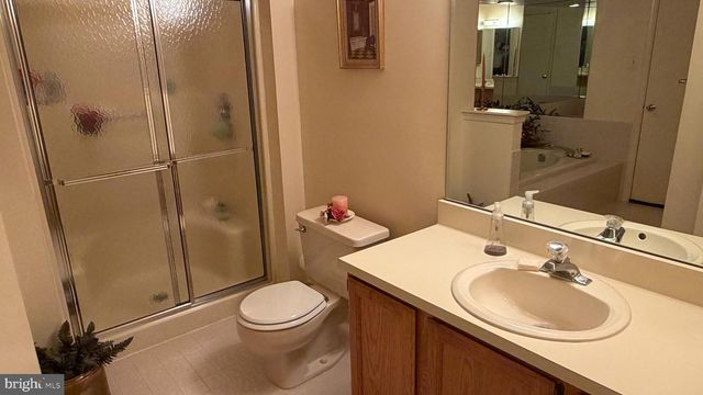 53 ARDSLEY CT, Newtown, PA 18940