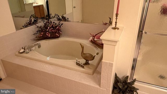 53 ARDSLEY CT, Newtown, PA 18940