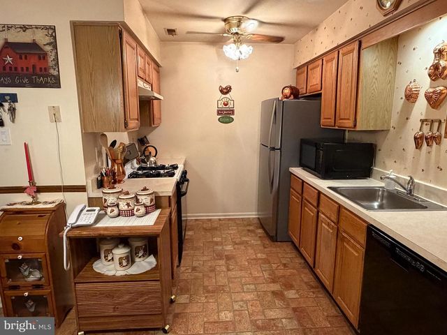 53 ARDSLEY CT, Newtown, PA 18940