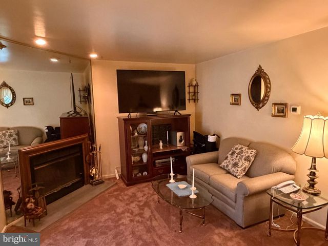 53 ARDSLEY CT, Newtown, PA 18940
