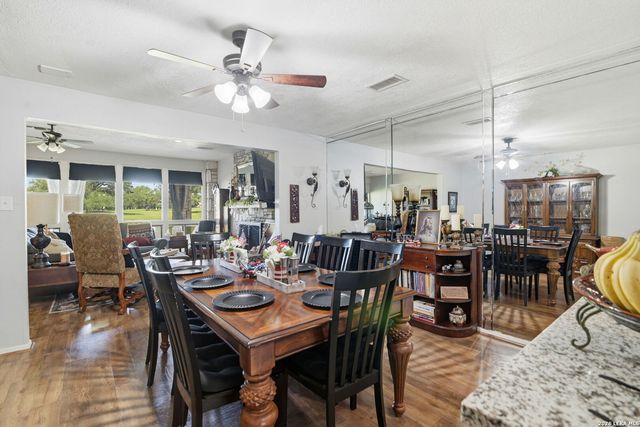 701 OAKLAND HILLS LN, Kerrville, TX 78028