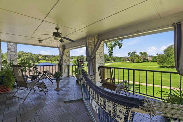 701 OAKLAND HILLS LN, Kerrville, TX 78028