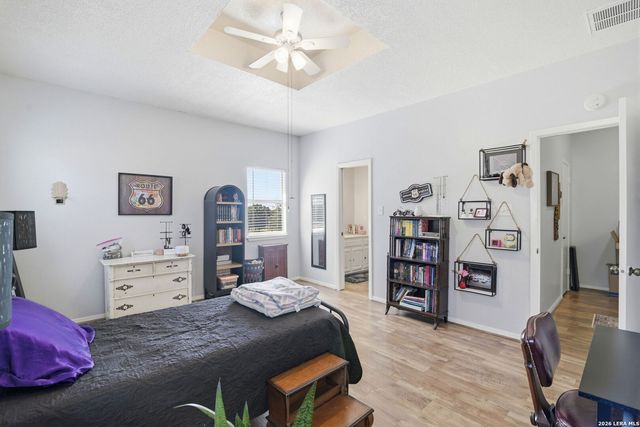 701 OAKLAND HILLS LN, Kerrville, TX 78028