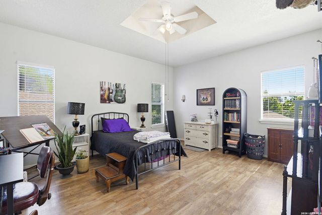 701 OAKLAND HILLS LN, Kerrville, TX 78028