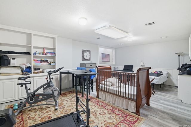 701 OAKLAND HILLS LN, Kerrville, TX 78028