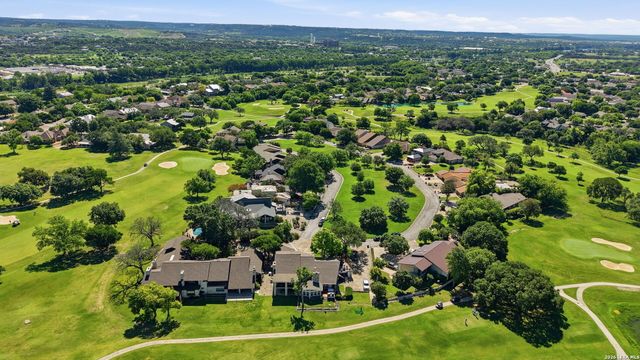 701 OAKLAND HILLS LN, Kerrville, TX 78028