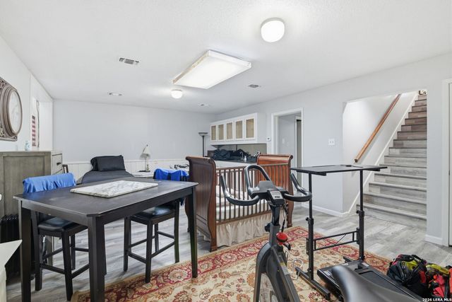 701 OAKLAND HILLS LN, Kerrville, TX 78028