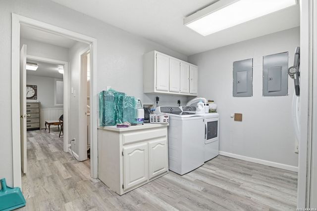 701 OAKLAND HILLS LN, Kerrville, TX 78028