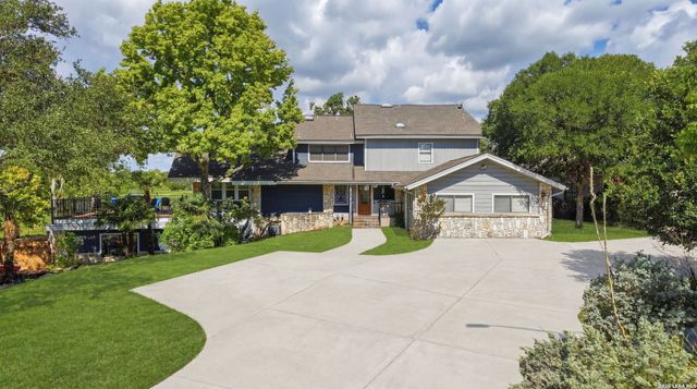 701 OAKLAND HILLS LN, Kerrville, TX 78028