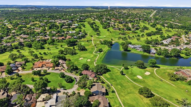 701 OAKLAND HILLS LN, Kerrville, TX 78028