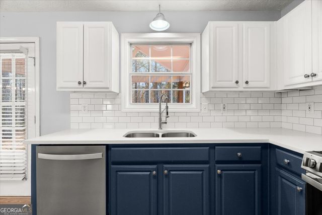 1022 Miss Amber Way, Locust Grove, GA 30248