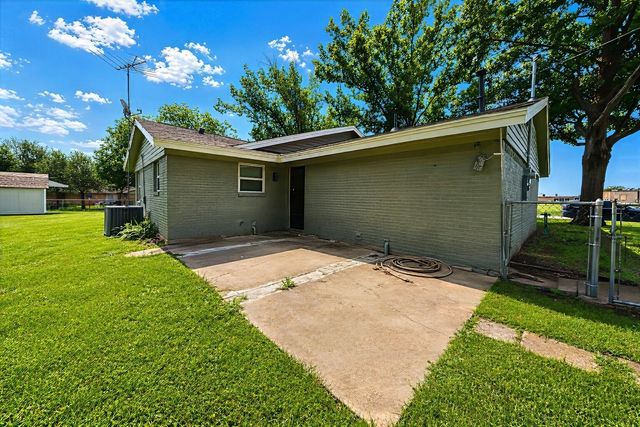 504 Pecan Street, Crowley, TX 76036