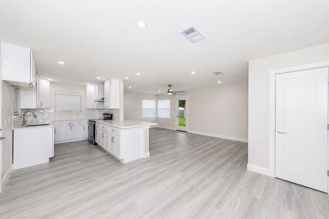 504 Pecan Street, Crowley, TX 76036