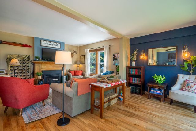 204 W Schantz Avenue, Oakwood, OH 45409