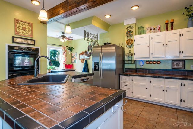 204 W Schantz Avenue, Oakwood, OH 45409