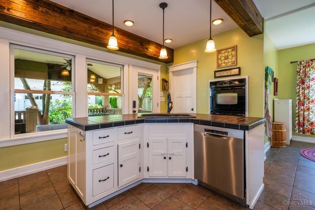 204 W Schantz Avenue, Oakwood, OH 45409